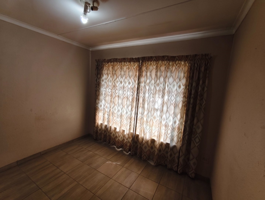 To Let 3 Bedroom Property for Rent in Pellissier Free State